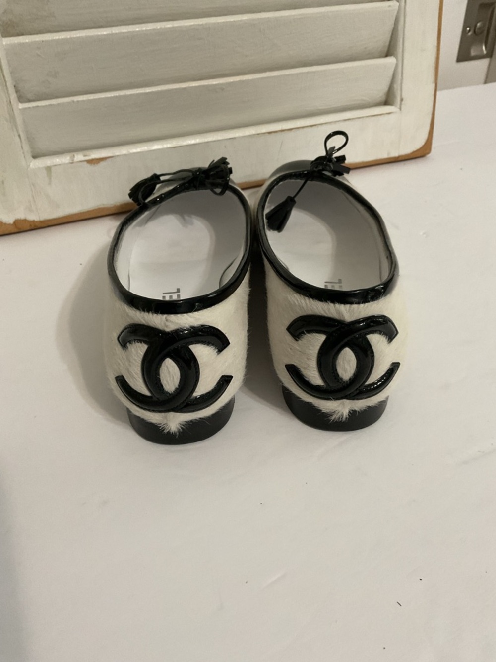 CHANEL Shoes Pony Hair Patent Cap Toes Ballet Flats Size 36 - Picture 3 of 11